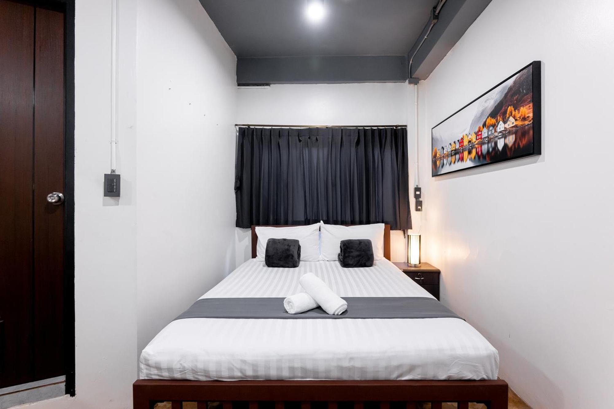 Vibes Hostel Bangkok Buitenkant foto