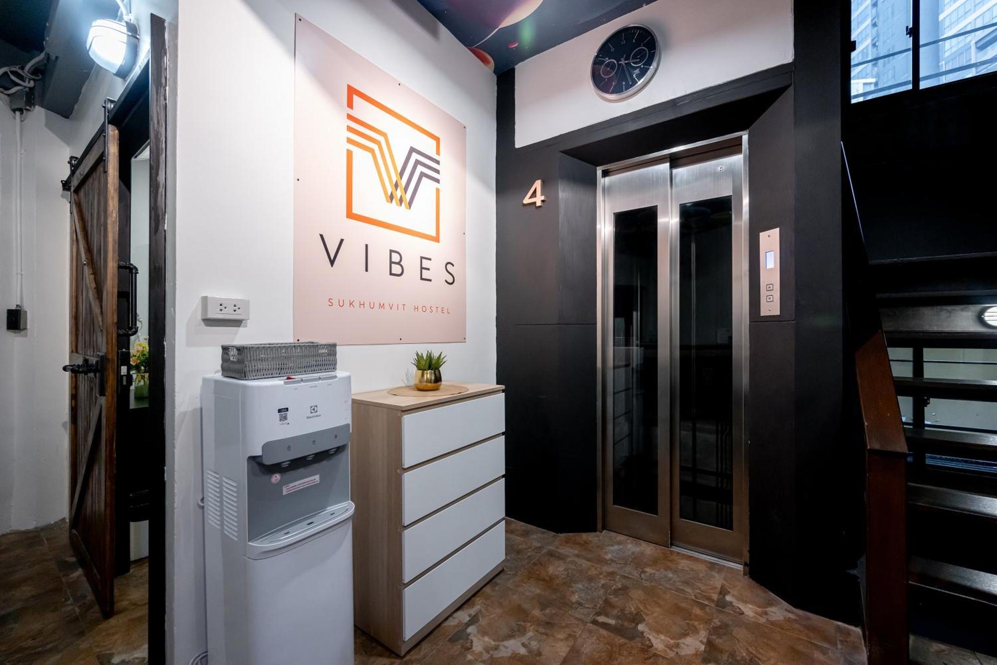 Vibes Hostel Bangkok Buitenkant foto